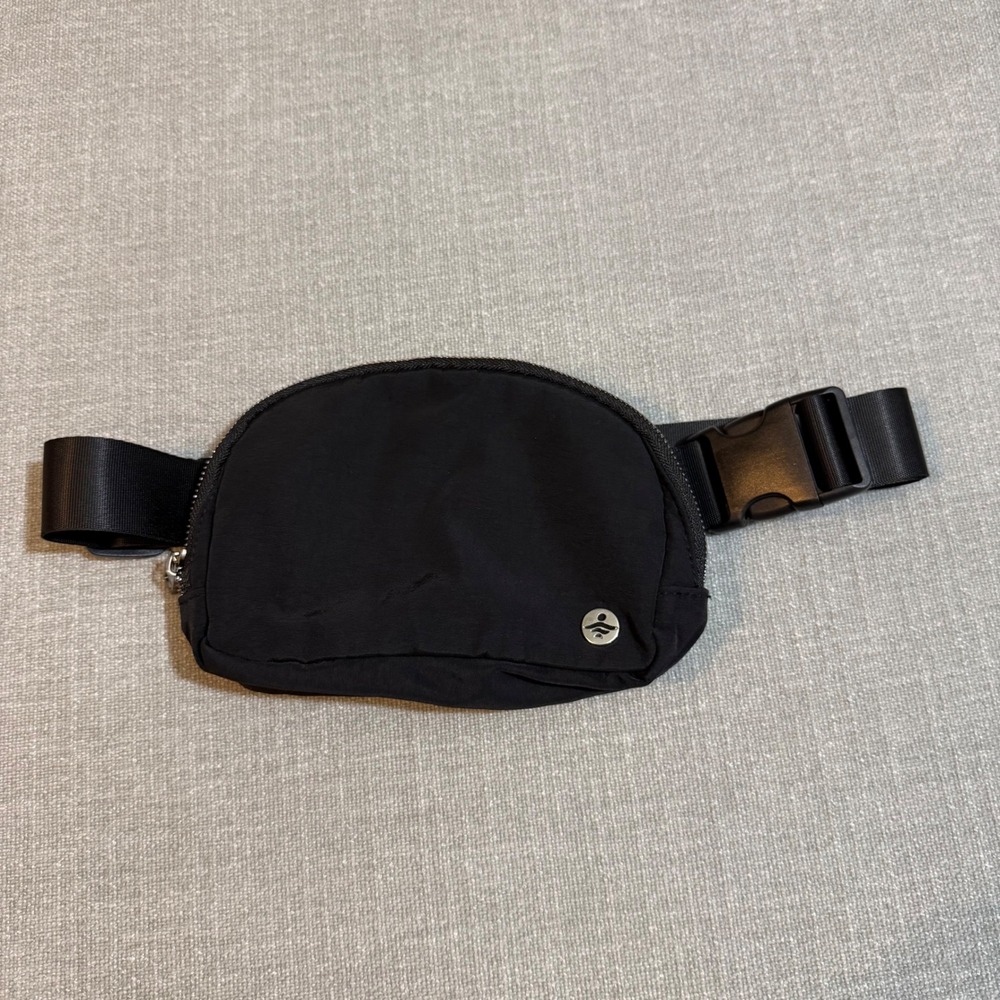 Halara Black Belt Bag Fanny Pack Crossbody Waist Pouch Small Everyday Bag